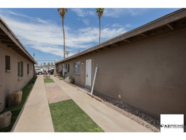 Building Photo - Discover this Gorgeous, Remodeled Mesa 2/1... Rental