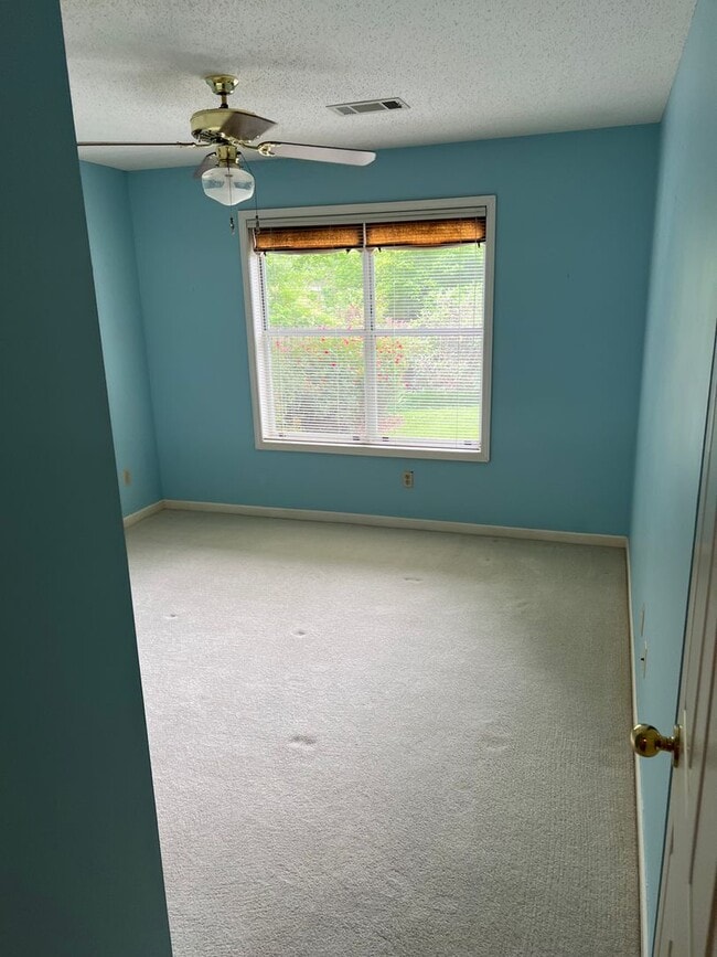 Photo - Nice 3 Bedroom 2 Bath Available Now! Schedule your Showing and Apply Today!