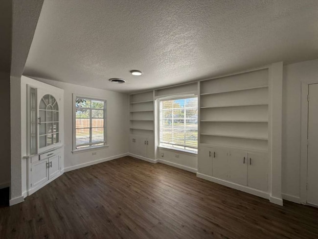 Photo - 2503 Jupe Dr