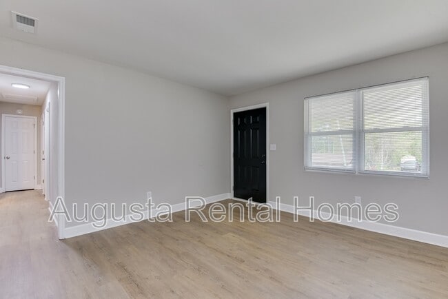 Photo - 3416 Kensington Dr N