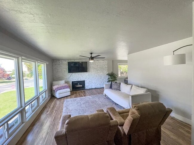 Photo - Beautifully updated 5 Bed / 2 Bath Home wi...