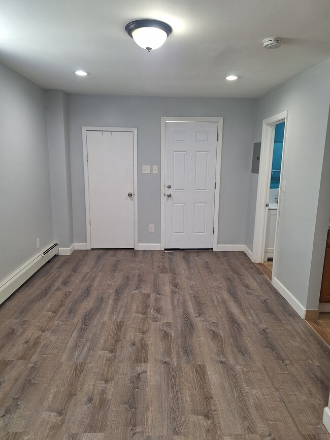 Building Photo - 2220 E Edgar Rd Unit #2 FL