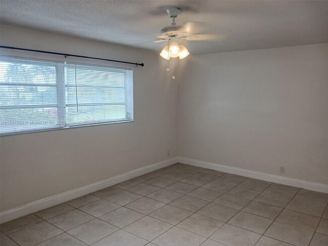 Photo - 5900 NW 17th Pl Unit 109