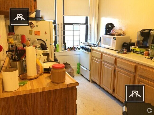 Building Photo - 2 bedroom in Brighton MA 02135 Unit 3 Rental