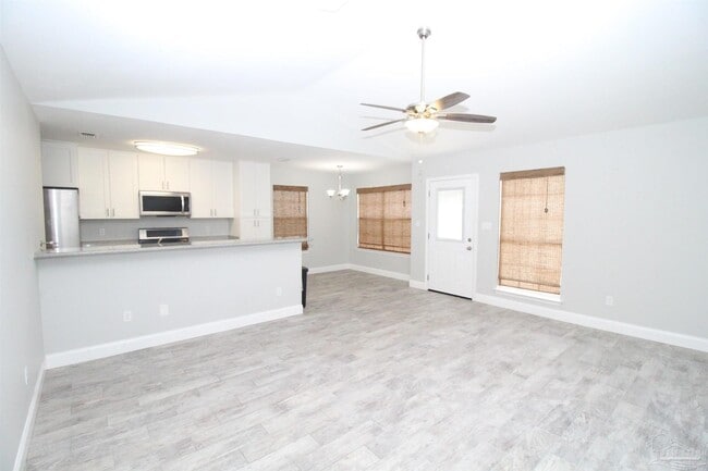 Photo - 388 Mirabelle Dr