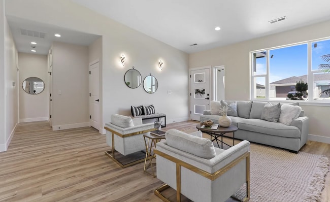 Photo - 614 Caridad Ct