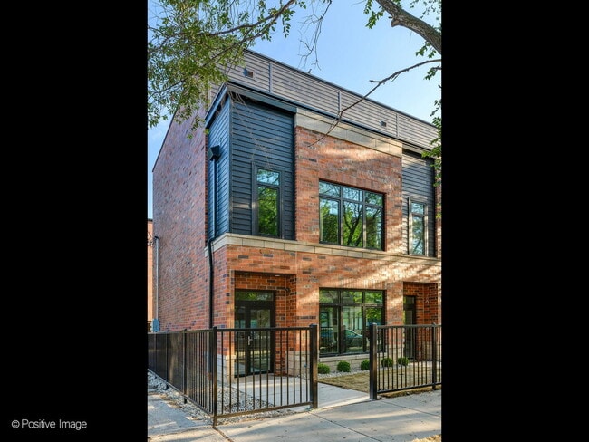 Photo - 2345 W Morse Ave