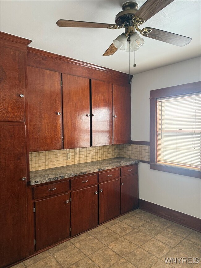 Photo - 84 W Hazeltine Ave