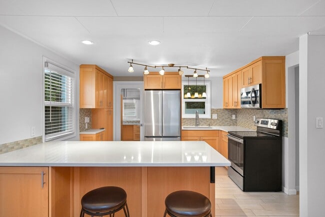 Photo - Welcome Home to Comfort and Charm in Blaine, WA!