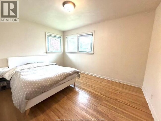Photo - 3863 Longfellow Ave