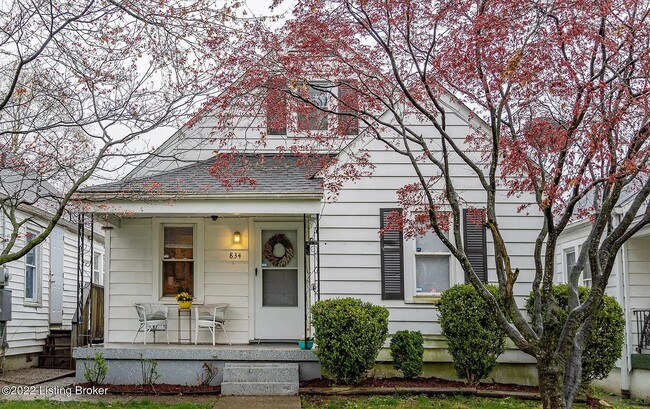 Photo - 834 W Whitney Ave