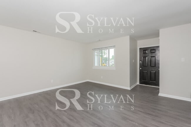 Photo - Enjoy living the good life in this 3 bedroom, 1 bathroom home