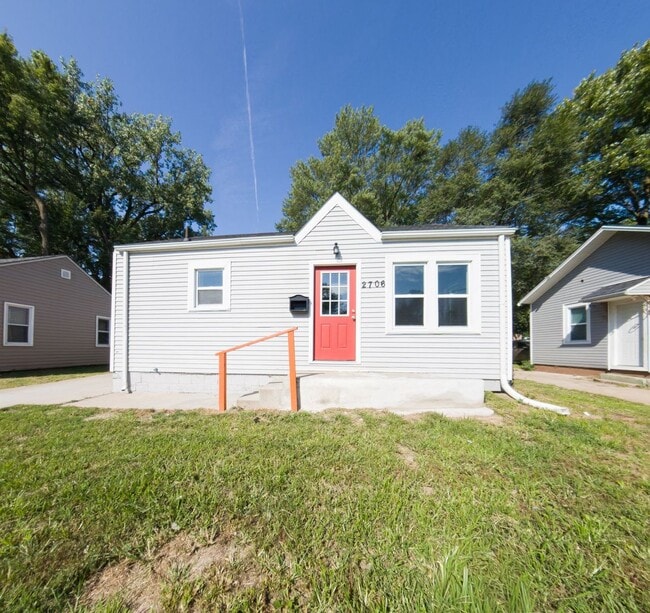 Building Photo - Gorgeous 4 Bedroom 1 Bath Home - Pyramid P...