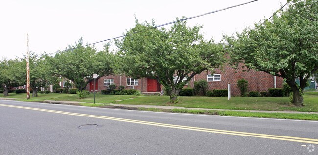 Liberty Street Apartments - Liberty Street Apartments Unit 13R