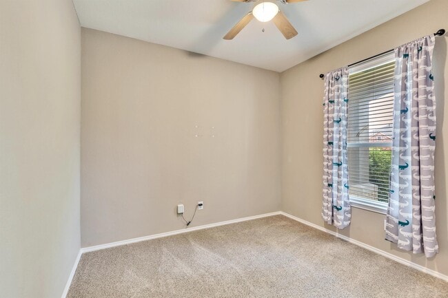 Photo - 1709 Uhland Dr