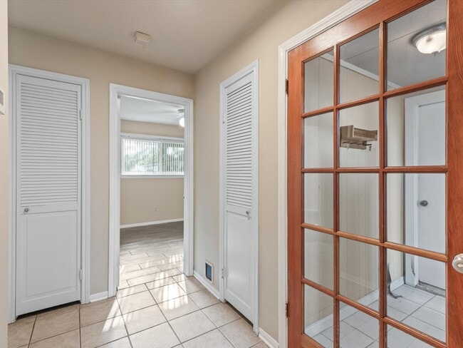 Photo - 9811 Charter Ridge Dr