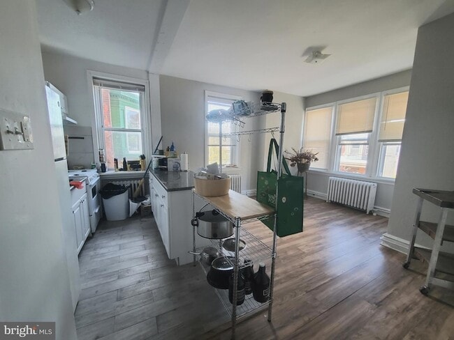 Photo - 4960 Chestnut St Unidad 2