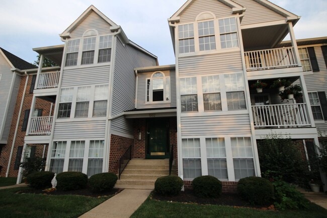 Building Photo - Lovely top floor condo with great features in Bel Air!
