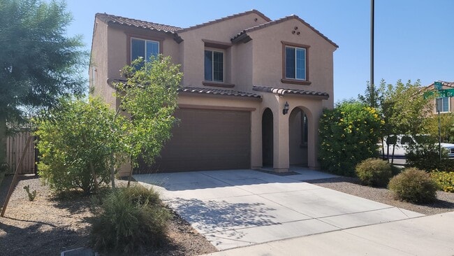 Building Photo - Closer to Goodyear than Buckeye! Gorgeous house!