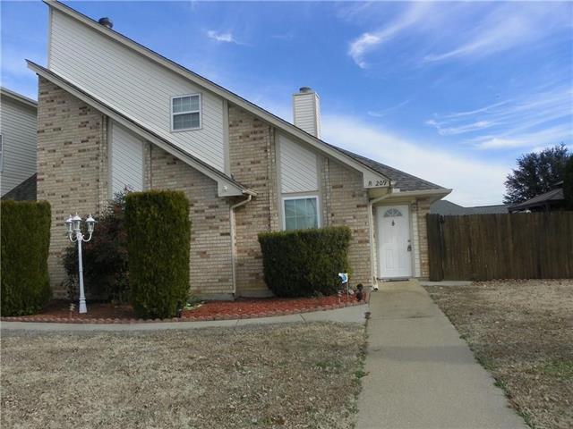 Photo - 209 Overleaf Dr