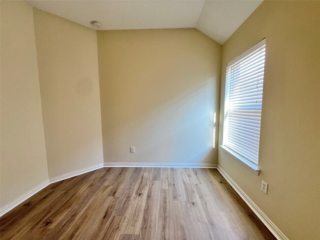 Building Photo - 23247 Dewflower Dr Rental