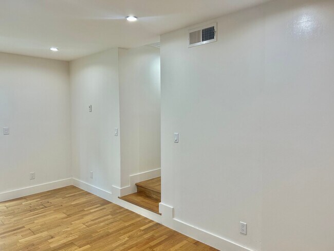 1381 Revere Ave