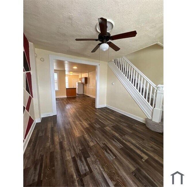 Building Photo - 2 Bedroom PLUS Den Rental