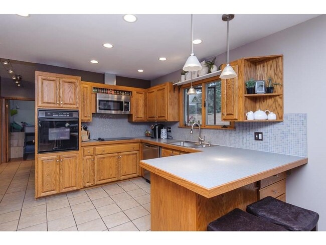 Photo - 430 21st Ave SW