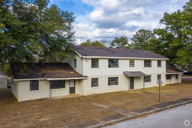 Hawthorne Apartments - Hawthorne Apartments