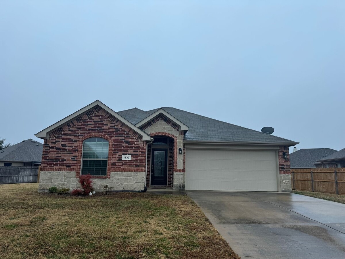 Great home in Burleson - Great home in Burleson