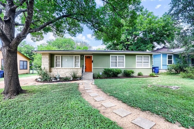 Building Photo - 1402 Cullen Ave