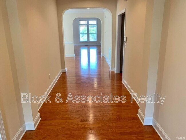 Photo - 706 Weavers Ridge Dr