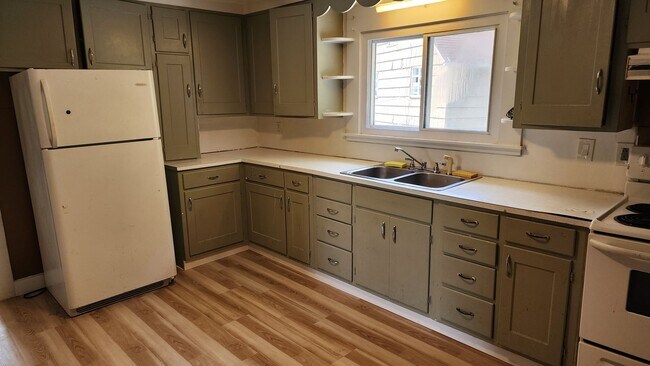 Photo - 15 York St Unit Upper Apartment