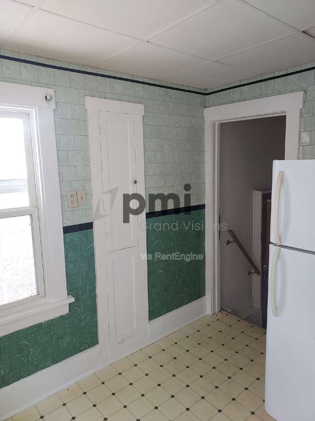 Photo - 2143 E Wood St