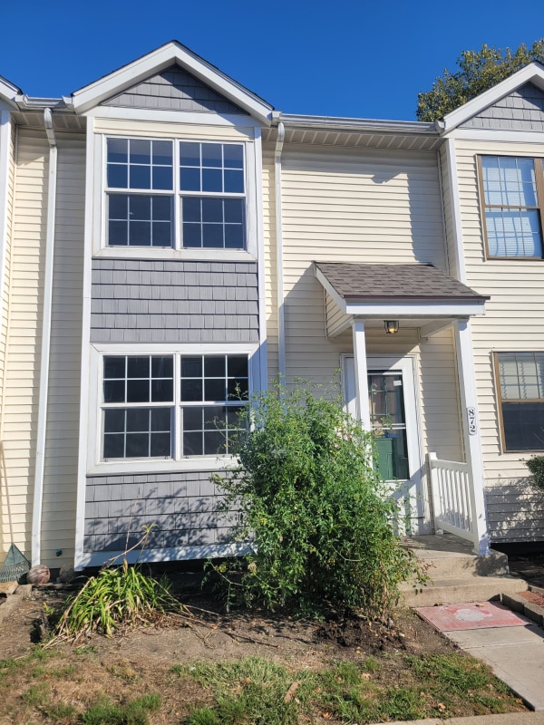 Photo - 872 Upholland Ln