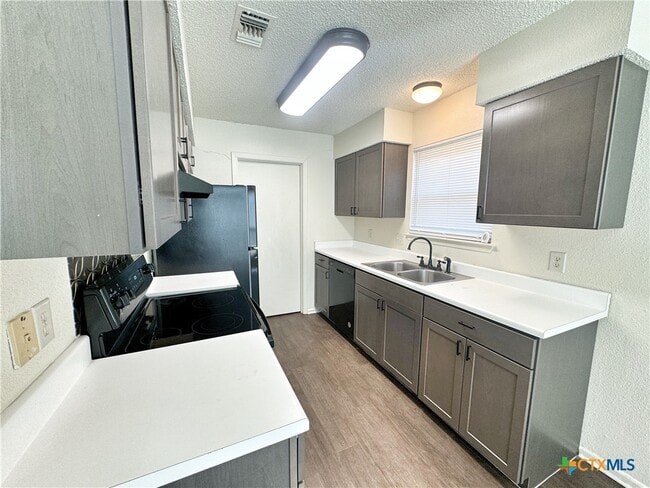 Building Photo - 2221 Michigan St