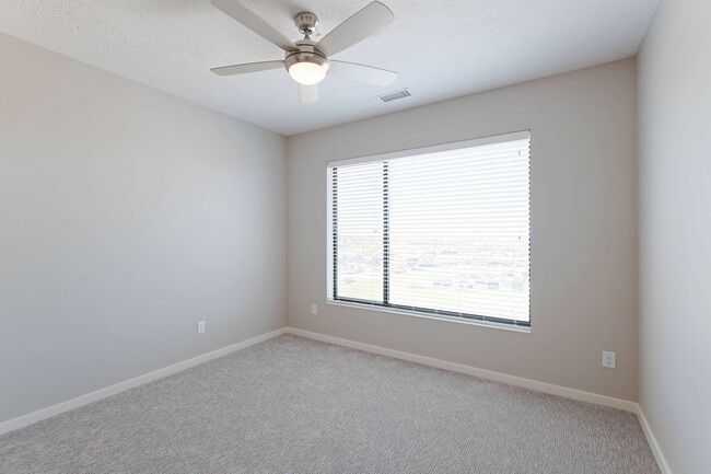 Petunia Bedroom - Level at Village Gardens