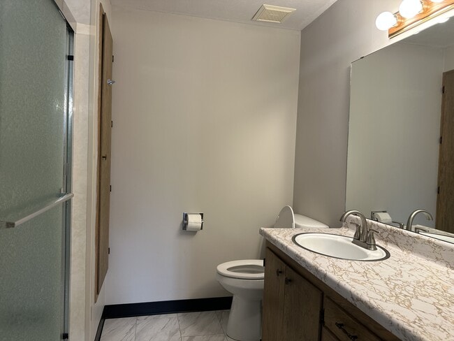 Photo - 260 Mark Twain Dr