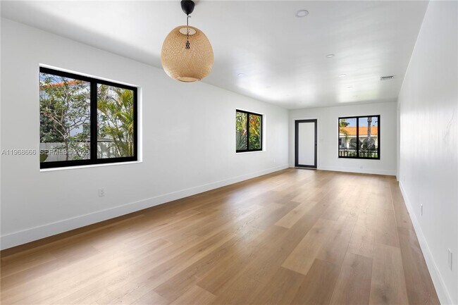 Photo - 1618 SW 18th St Unit 1