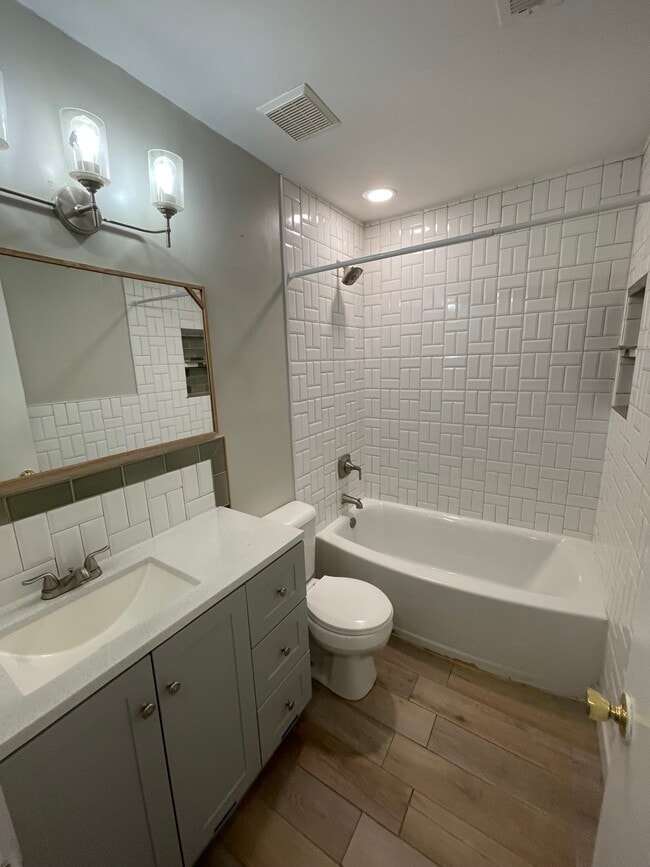 Photo - 637 Huntington Ridge Dr