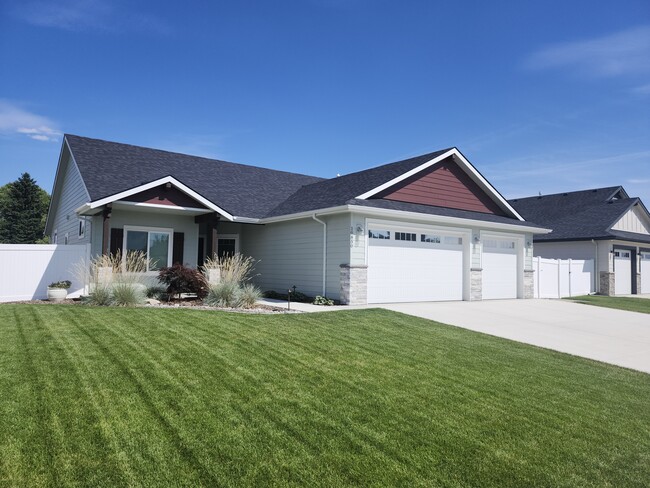 Photo - 10850 N Brantley Rd House