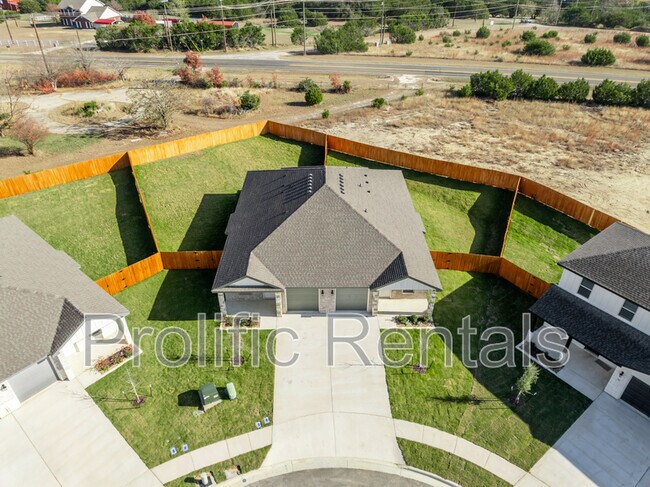 Photo - 110 Logan Ct