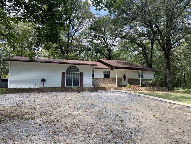 Photo - 18601 Honeysuckle Ln