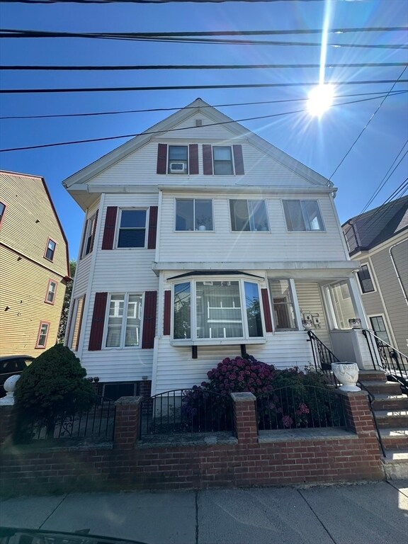 Building Photo - 35 Windsor Rd Unit #1 Rental