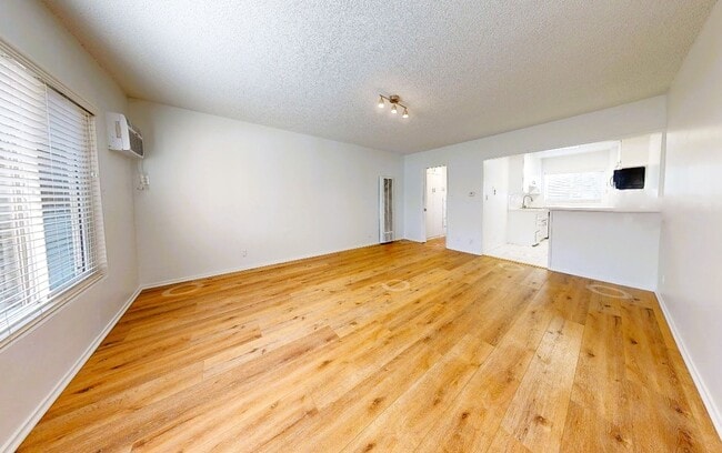 Photo - 351 S. Manhattan Pl