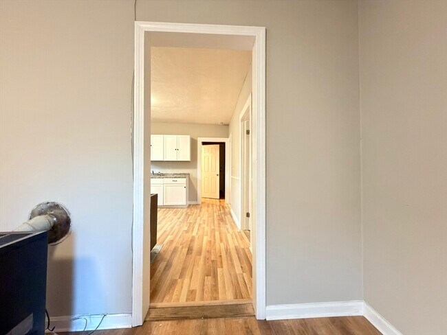 Photo - 16 1/2 Winslow St Unidad 2