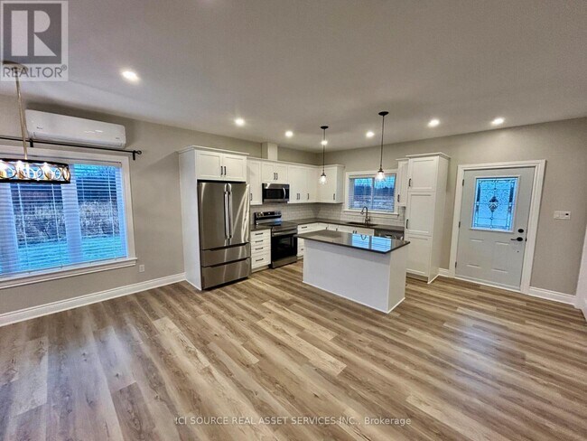 Photo - 3496 Burnstown Rd