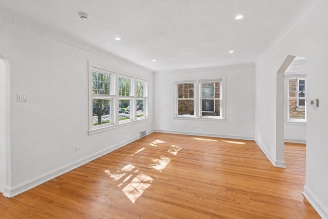 Photo - 5266 N La Crosse Ave