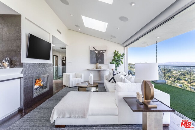 Photo - 7177 Pacific View Dr