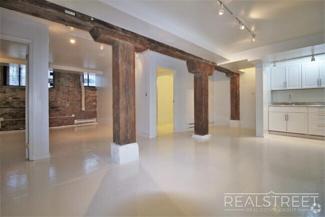 Building Photo - Affordable 2 BR in Williamsburg! Unit C5 Rental